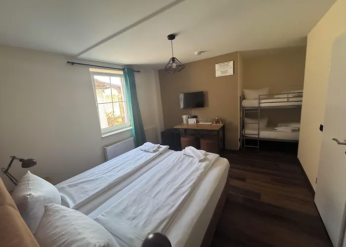 Hotel Capitol Zentrum - 24H -